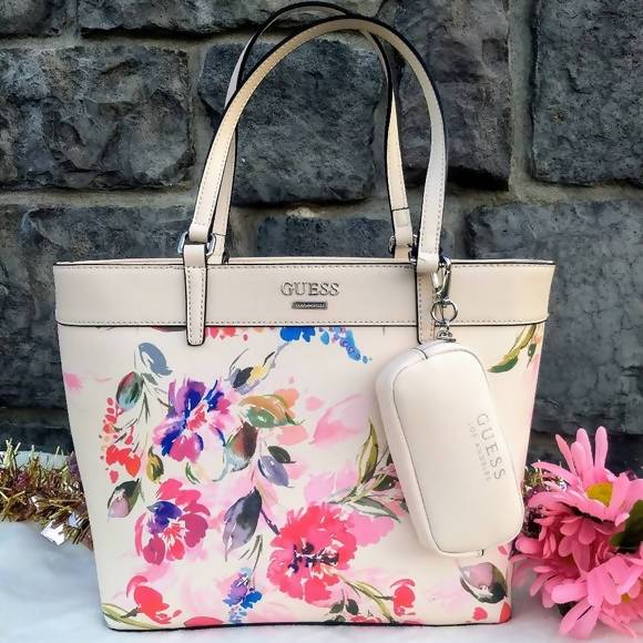 GUESS Minoustore