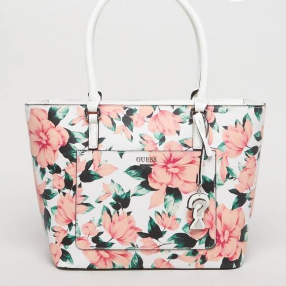GUESS Minoustore